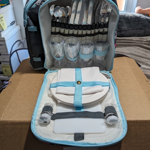 Joules Grey Floral Picnic Rucksack (Never Used!) - Picture 5 of 6